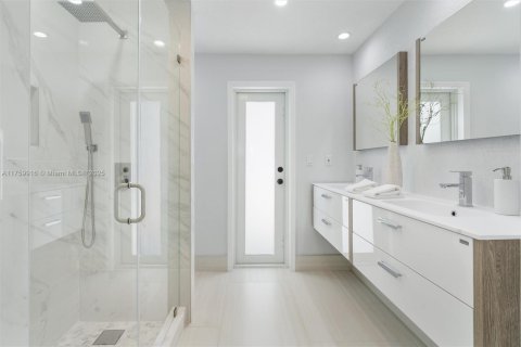 Casa en venta en Lighthouse Point, Florida, 3 dormitorios, 257.53 m2 № 1739991 - foto 17