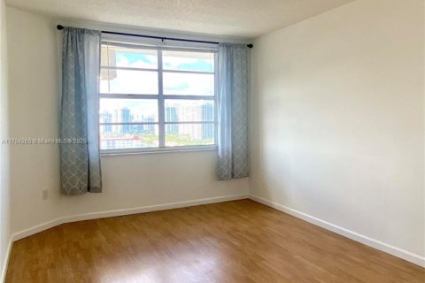Condo in Hallandale Beach, Florida, 1 bedroom  № 1715837 - photo 8