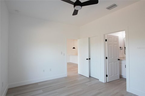 Купить коммерческую недвижимость в Энглвуд, Флорида 6 спален, 222.97м2, № 1533296 - фото 10