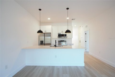 Купить коммерческую недвижимость в Энглвуд, Флорида 6 спален, 222.97м2, № 1533296 - фото 5