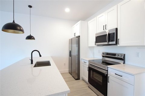 Купить коммерческую недвижимость в Энглвуд, Флорида 6 спален, 222.97м2, № 1533296 - фото 6