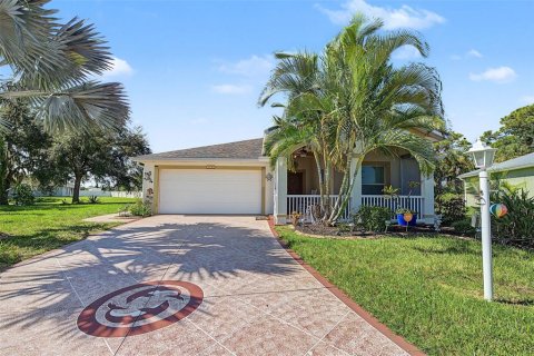 House in Palmetto, Florida 3 bedrooms, 136.94 sq.m. № 2429329