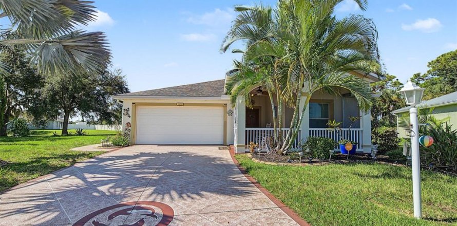 House in Palmetto, Florida 3 bedrooms, 136.94 sq.m. № 2429329