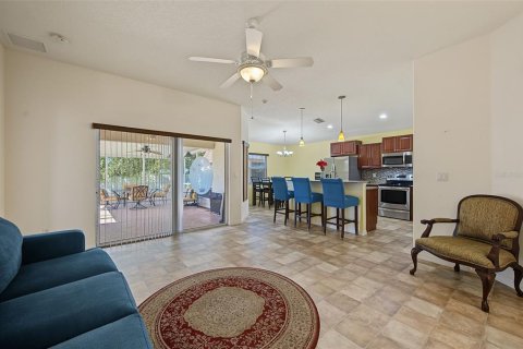 House in Palmetto, Florida 3 bedrooms, 136.94 sq.m. № 2429329 - photo 4