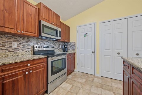 House in Palmetto, Florida 3 bedrooms, 136.94 sq.m. № 2429329 - photo 12