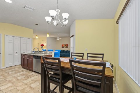 House in Palmetto, Florida 3 bedrooms, 136.94 sq.m. № 2429329 - photo 18