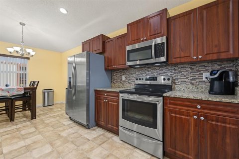 House in Palmetto, Florida 3 bedrooms, 136.94 sq.m. № 2429329 - photo 5