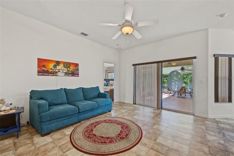 House in Palmetto, Florida 3 bedrooms, 136.94 sq.m. № 2429329 - photo 8