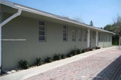 Купить коммерческую недвижимость в Холливуд, Флорида 581.1м2, № 1957991 - фото 4