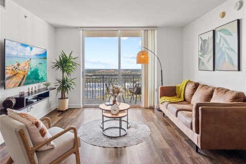 Condominio en venta en Miami, Florida, 2 dormitorios, 106.84 m2 № 2032750 - foto 3
