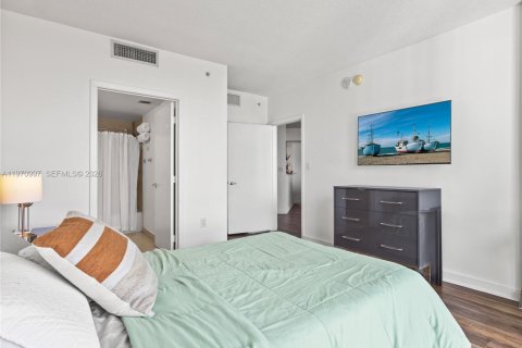 Condominio en venta en Miami, Florida, 2 dormitorios, 106.84 m2 № 2032750 - foto 16