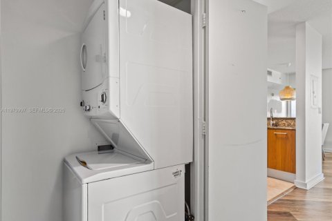 Condominio en venta en Miami, Florida, 2 dormitorios, 106.84 m2 № 2032750 - foto 25