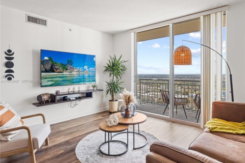 Condominio en venta en Miami, Florida, 2 dormitorios, 106.84 m2 № 2032750 - foto 13