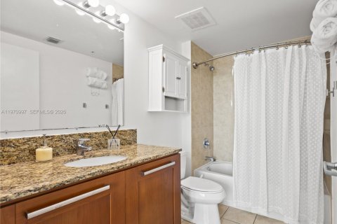 Condominio en venta en Miami, Florida, 2 dormitorios, 106.84 m2 № 2032750 - foto 18