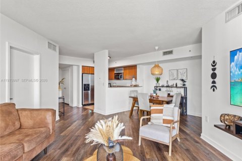 Condominio en venta en Miami, Florida, 2 dormitorios, 106.84 m2 № 2032750 - foto 10
