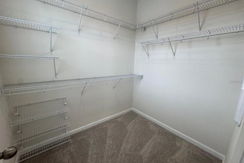 House in Apopka, Florida 3 bedrooms, 199.46 sq.m. № 2228194 - photo 12
