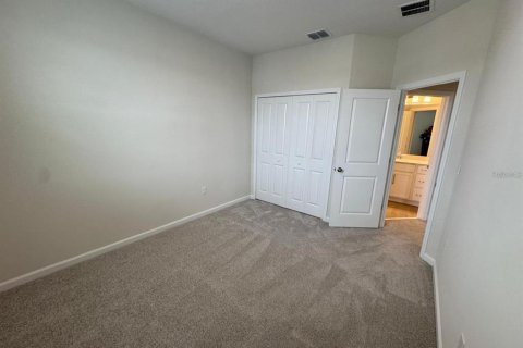 House in Apopka, Florida 3 bedrooms, 199.46 sq.m. № 2228194 - photo 18