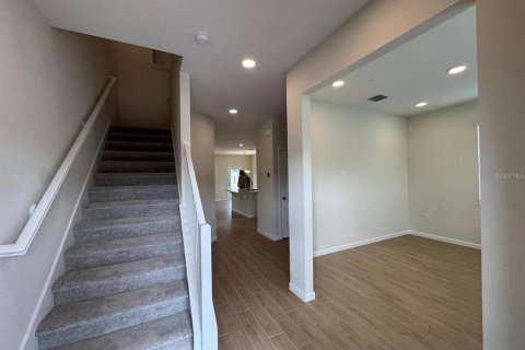 House in Apopka, Florida 3 bedrooms, 199.46 sq.m. № 2228194 - photo 3