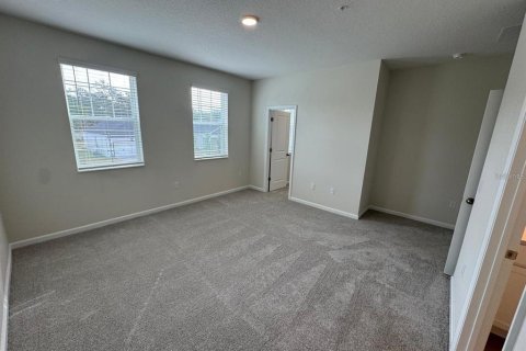 House in Apopka, Florida 3 bedrooms, 199.46 sq.m. № 2228194 - photo 11
