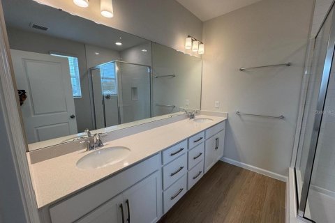House in Apopka, Florida 3 bedrooms, 199.46 sq.m. № 2228194 - photo 13