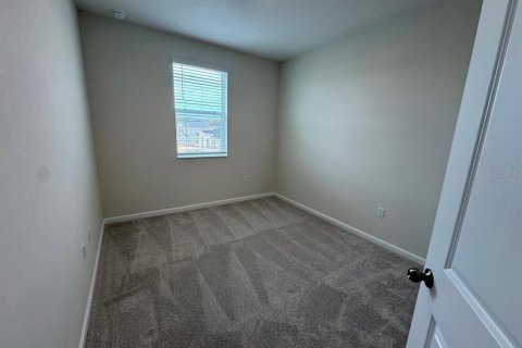 House in Apopka, Florida 3 bedrooms, 199.46 sq.m. № 2228194 - photo 16