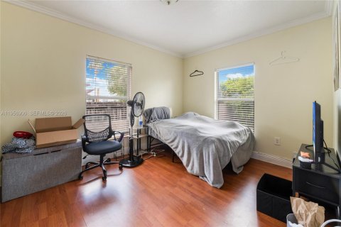 Villa ou maison à louer à Miami, Floride: 4 chambres, 155.52 m2 № 2024566 - photo 6