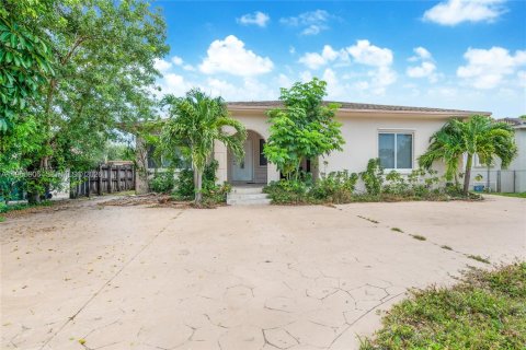 Villa ou maison à Miami, Floride 4 chambres, 155.52 m2 № 2024566