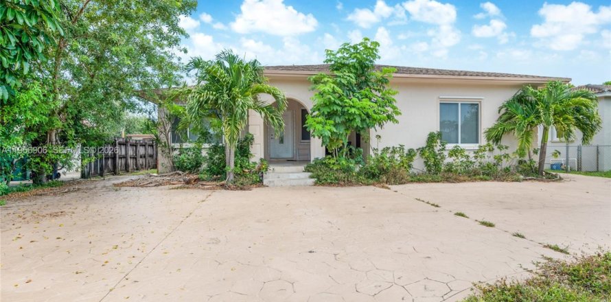 Villa ou maison à Miami, Floride 4 chambres, 155.52 m2 № 2024566