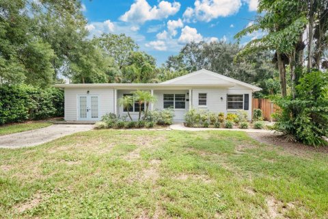 Casa en alquiler en Winter Park, Florida, 3 dormitorios, 155.89 m2 № 1903323 - foto 1