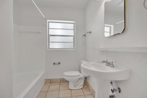 Casa en alquiler en Winter Park, Florida, 3 dormitorios, 155.89 m2 № 1903323 - foto 17