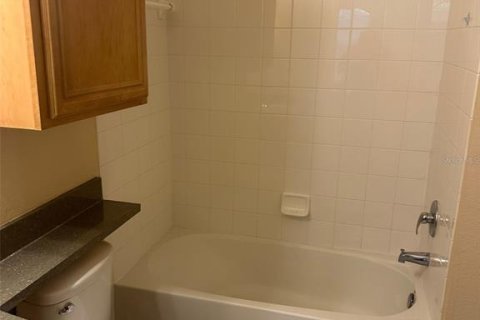 Condominio en alquiler en Orlando, Florida, 2 dormitorios, 105.72 m2 № 1758293 - foto 9