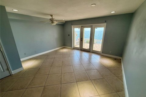 Townhouse in Saint Petersburg, Florida 2 bedrooms, 94.95 sq.m. № 1846558 - photo 6