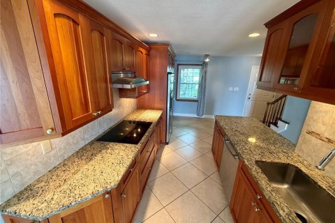 Townhouse in Saint Petersburg, Florida 2 bedrooms, 94.95 sq.m. № 1846558 - photo 5