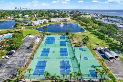 Townhouse in Saint Petersburg, Florida 2 bedrooms, 94.95 sq.m. № 1846558 - photo 28