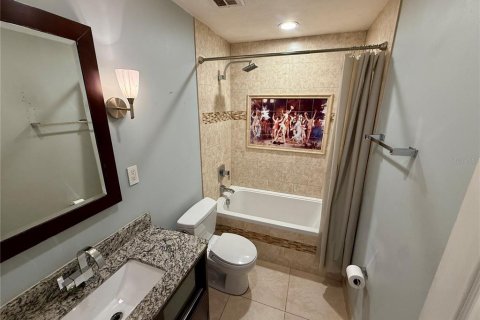 Townhouse in Saint Petersburg, Florida 2 bedrooms, 94.95 sq.m. № 1846558 - photo 10