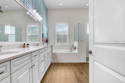 Casa en venta en Tampa, Florida, 4 dormitorios, 343.74 m2 № 1746954 - foto 30