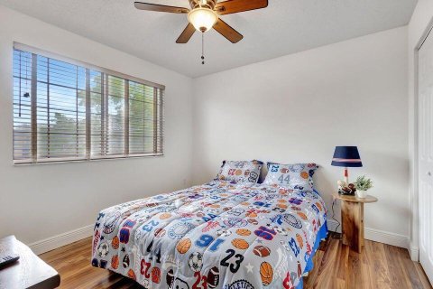 Condo in Royal Palm Beach, Florida, 4 bedrooms № 2252392 - photo 21