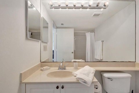 Condo in Royal Palm Beach, Florida, 4 bedrooms № 2252392 - photo 22