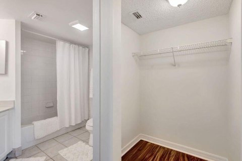 Condo in Royal Palm Beach, Florida, 4 bedrooms № 2252392 - photo 13