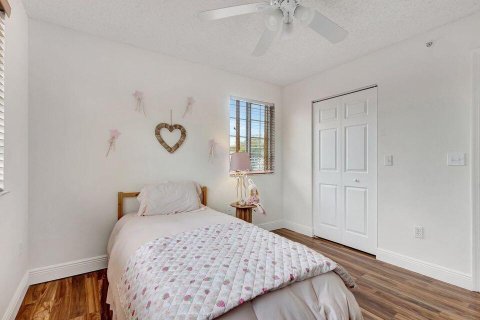 Condo in Royal Palm Beach, Florida, 4 bedrooms № 2252392 - photo 19