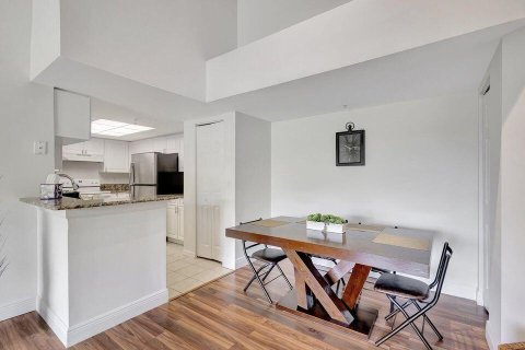 Condo in Royal Palm Beach, Florida, 4 bedrooms № 2252392 - photo 6