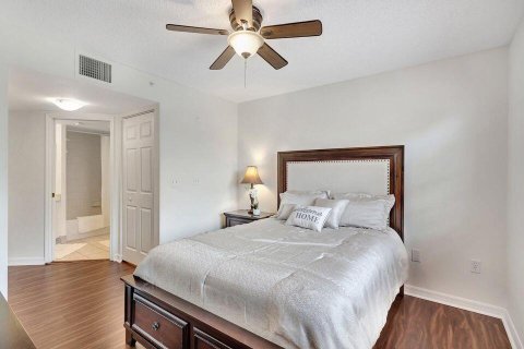 Condo in Royal Palm Beach, Florida, 4 bedrooms № 2252392 - photo 12