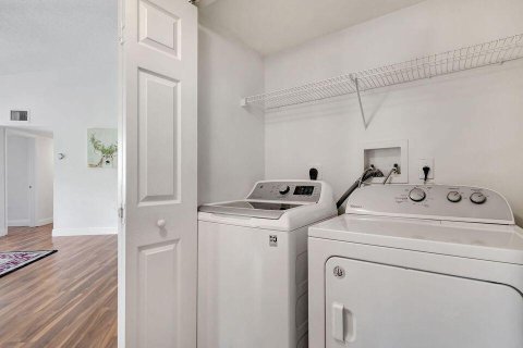 Condo in Royal Palm Beach, Florida, 4 bedrooms № 2252392 - photo 25