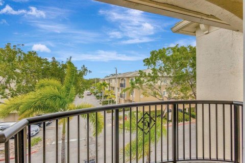 Condo in Royal Palm Beach, Florida, 4 bedrooms № 2252392 - photo 26