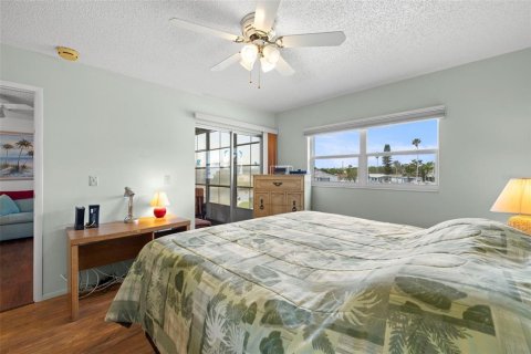 Condo in New Port Richey, Florida, 2 bedrooms  № 1744140 - photo 20