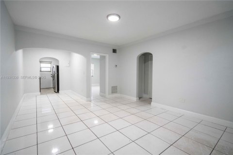 Apartamento en alquiler en Miami Beach, Florida, 1 dormitorio, 60.39 m2 № 1989864 - foto 4