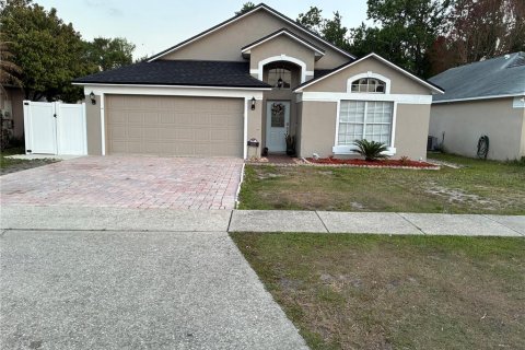 House in Orlando, Florida 3 bedrooms, 164.44 sq.m. № 2226757 - photo 2