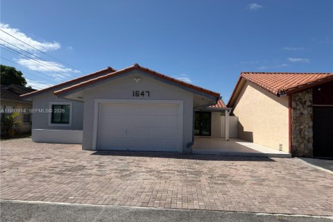 Купить виллу или дом в Майами, Флорида 4 спальни, 156.26м2, № 2066661 - фото 1