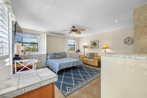 Condominio en venta en Saint Pete Beach, Florida, 3 habitaciones, 37.63 m2 № 1850170 - foto 16
