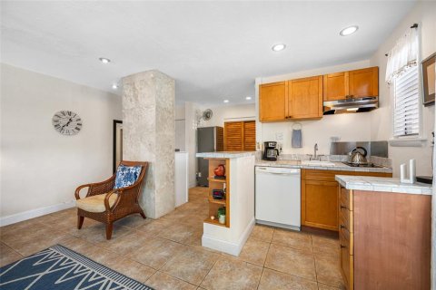 Condominio en venta en Saint Pete Beach, Florida, 3 habitaciones, 37.63 m2 № 1850170 - foto 12